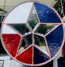 Load image into Gallery viewer, L&#39;etat de Lonestar 12&quot; Diameter Beveled and Hammered Glass
